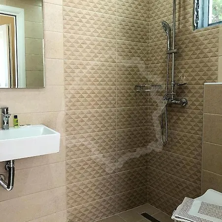 Tasos Guest house